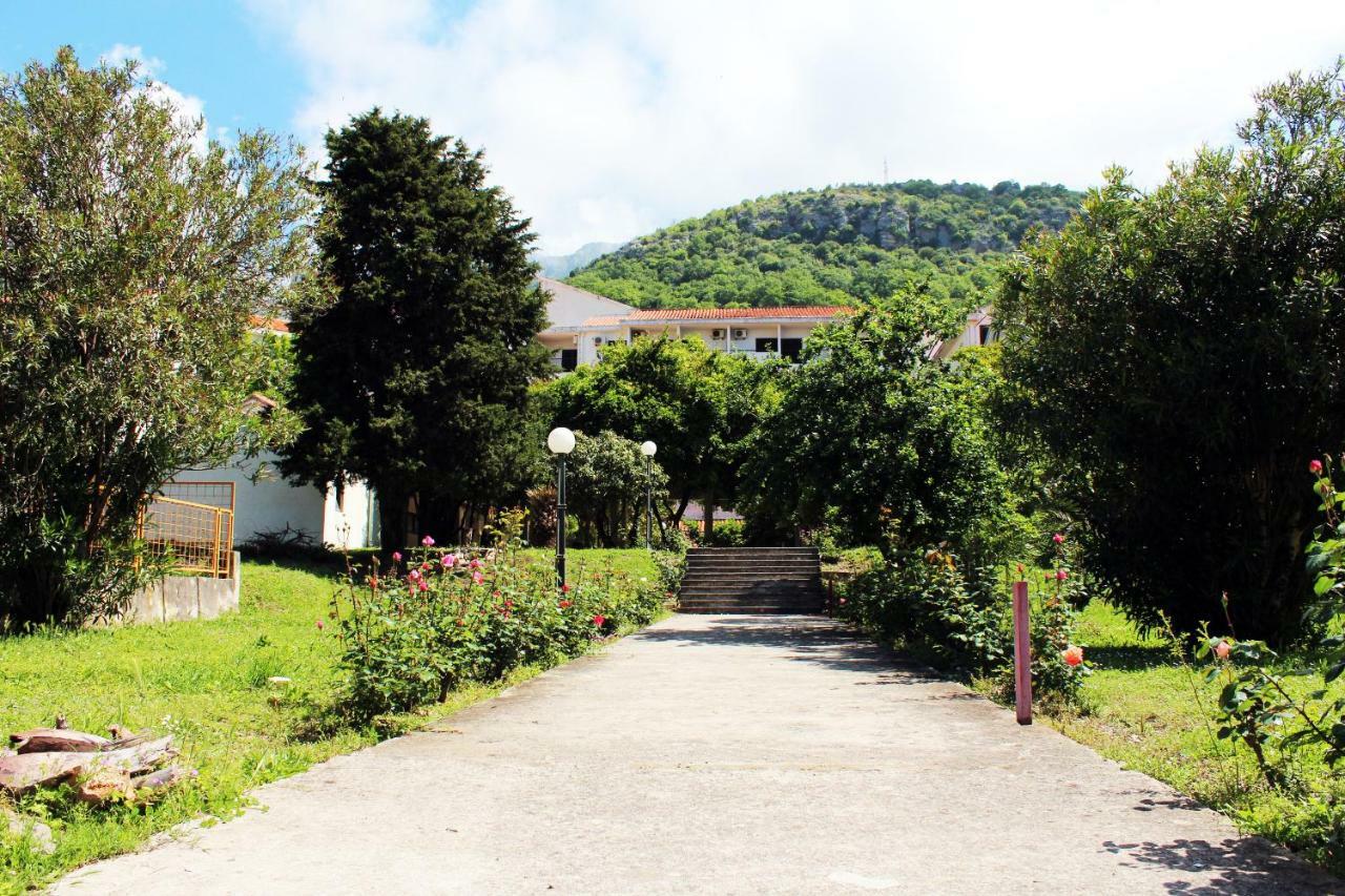 Hotel Sumadija Rafailovici Bečići Zewnętrze zdjęcie