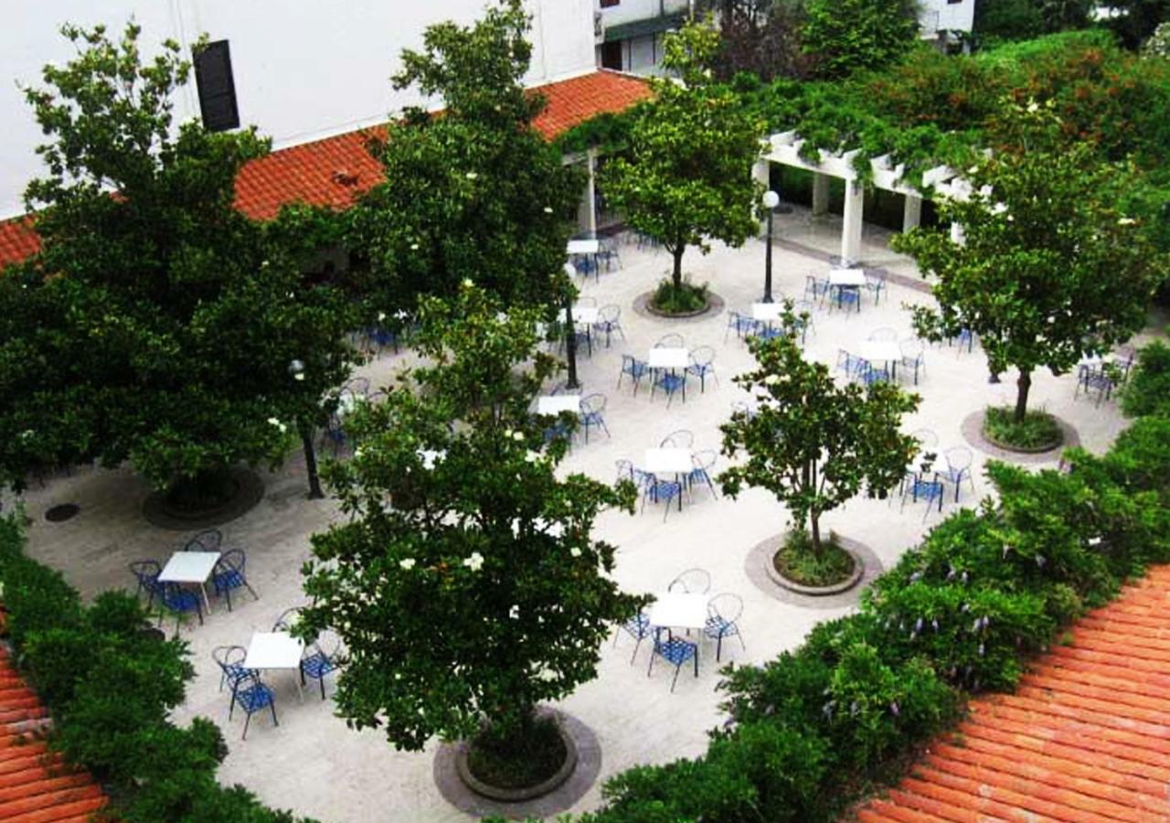 Hotel Sumadija Rafailovici Bečići Zewnętrze zdjęcie